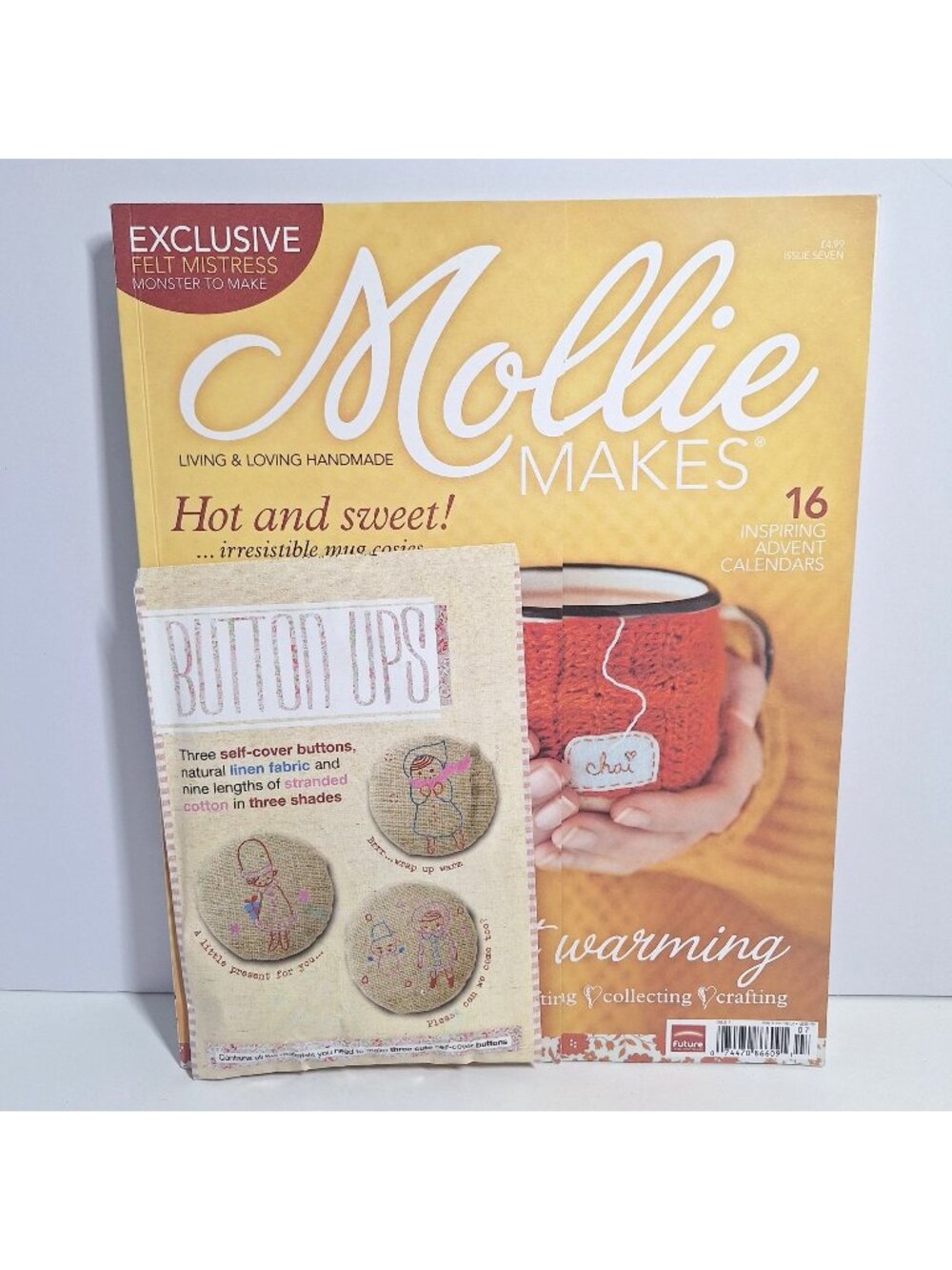 Mollie Makes Issue 7 Magazine UK 2011 DIY Crafts With Buttons Kit Mug Cosies